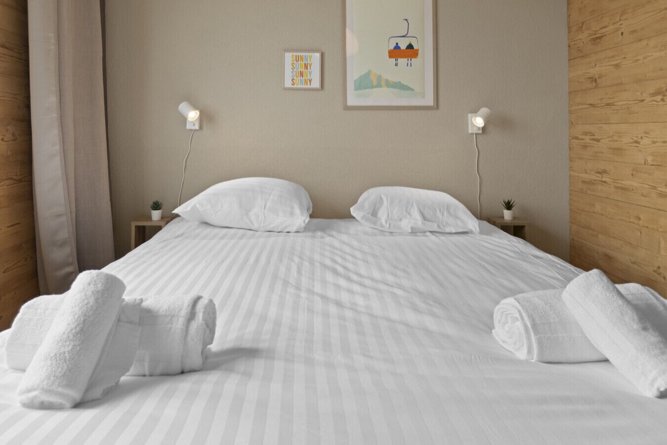 Free WiFi, bed sheets
