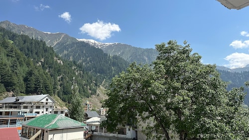 Himaliya Inn Hotel & Restaurant
