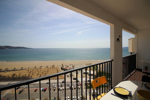 Property grounds - Coastal Getaway with Stunning Views (Empuriabrava)