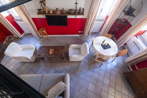 TV - The Scarlet Loft in Trastevere (Roma)
