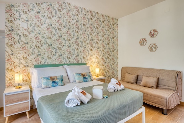 3 chambres, fer et planche Ă repasser