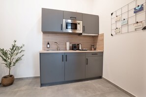 Premium-Studio, 1 Queen-Bett | Eigene Küche | Kühlschrank, Mikrowelle, Herdplatte, Kochgeschirr/Geschirr/Besteck