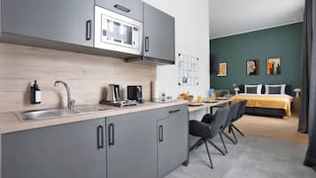 Deluxe Apartment, 1 Queen Bed with Sofa bed | Private kitchen