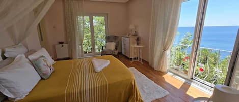 4 quartos, ferros/tábuas de passar roupa, Wi-Fi, roupa de cama