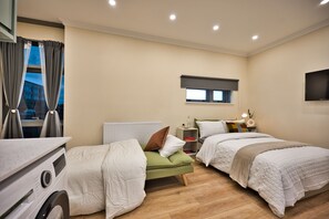 1 bedroom, iron/ironing board, WiFi, bed sheets - Stratford Studio Flat for 3 in London E15 (London)