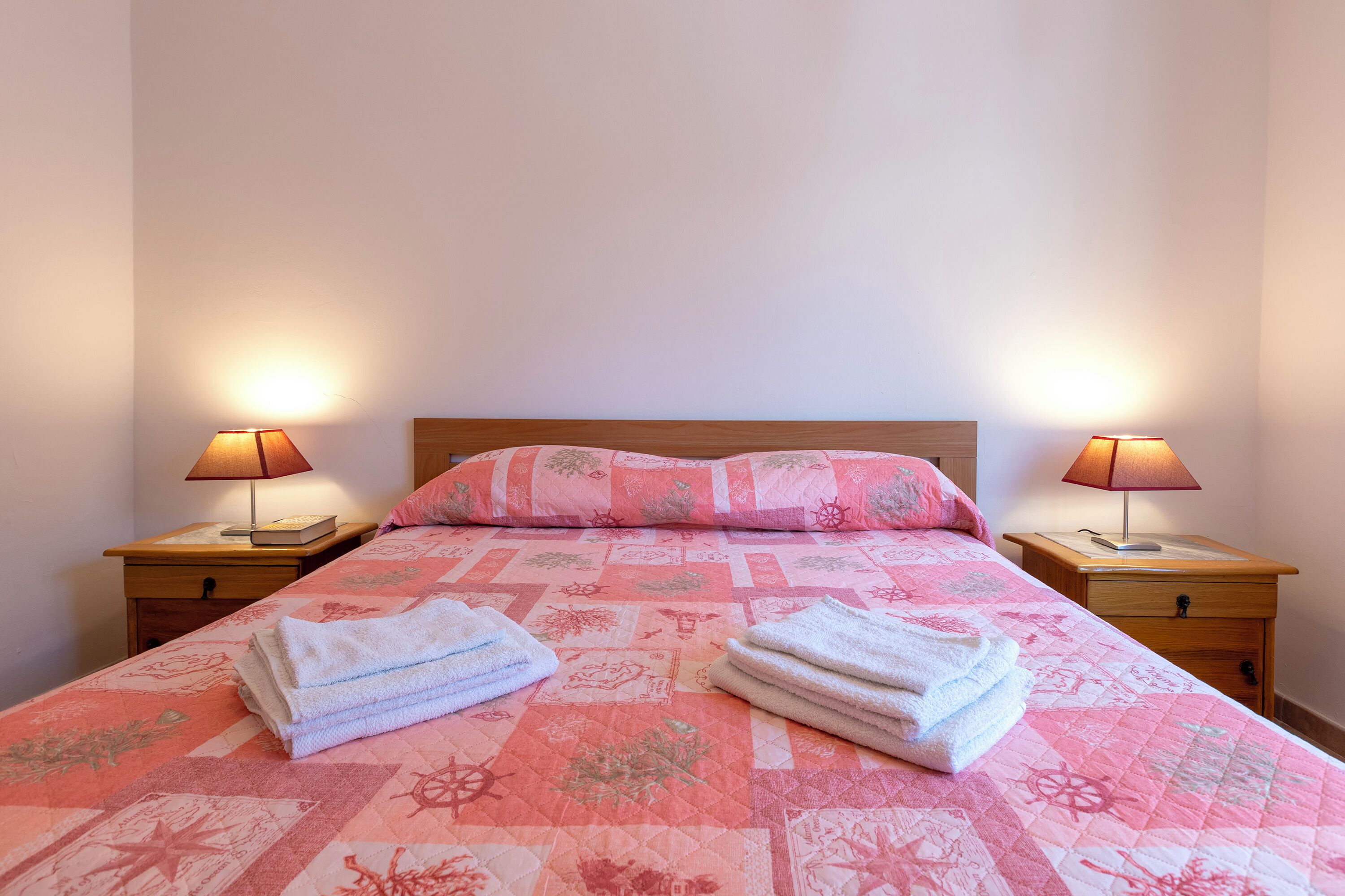 1 camera, ferro/asse da stiro, Wi-Fi, lenzuola