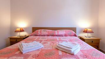 1 camera, ferro/asse da stiro, Wi-Fi, lenzuola