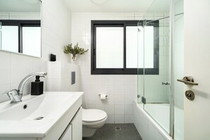 Apartment | Bathroom - Allenby Urban Living Apartments by Sea N Rent (Tel Aviv)