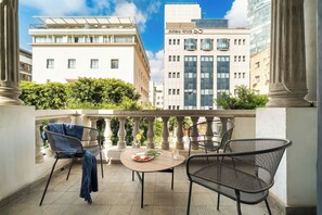 Apartment | Balcony - Allenby Urban Living Apartments by Sea N Rent (Tel Aviv)