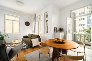 Apartment | Living area | Smart TV - Allenby Urban Living Apartments by Sea N Rent (Tel Aviv)