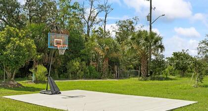 Riverfront Luxury - Gym, Game Room, Pet-Friendly