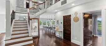 Riverfront Luxury - Gym, Game Room, Pet-Friendly