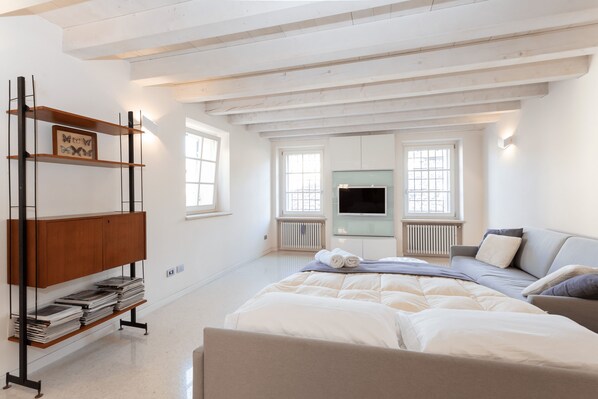 2 habitaciones, tabla de planchar con plancha, wifi y ropa de cama 