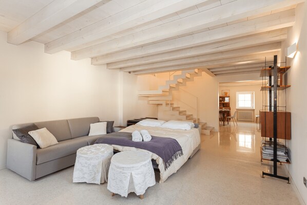 2 chambres, fer et planche à repasser, Wi-Fi, draps fournis