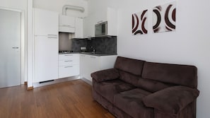 Appartement Classique (1 Bedroom) | Cuisine privée | Micro-ondes, four, machine à expresso, bouilloire électrique