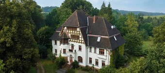 Landhausvilla mit 3 Ferienwohnungen und Sauna für Familien und Freunde
