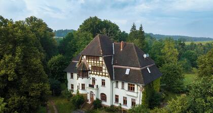 Country villa with 3 vacation apartments and sauna for families and friends