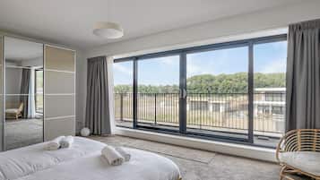 3 habitaciones, tabla de planchar con plancha, wifi y ropa de cama