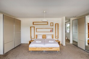 Bügeleisen/Bügelbrett, WLAN, Bettwäsche