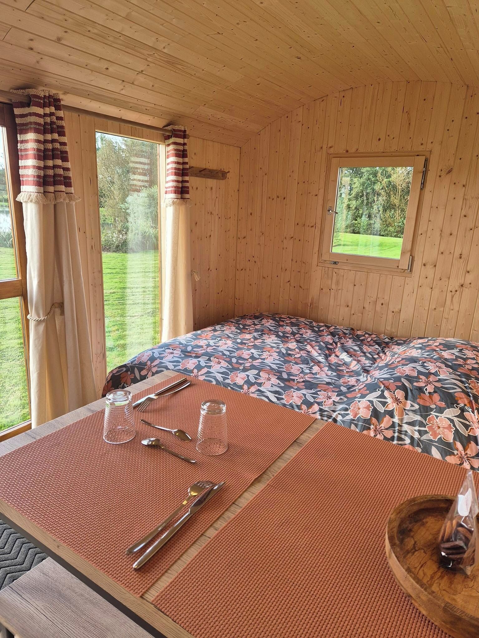 1 quarto, roupa de cama