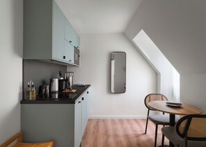 Comfort Suite | Private kitchen | Espresso maker, electric kettle