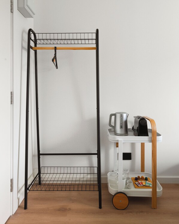 Quarto, 1 cama de casal | Individualmente decorados, individualmente mobiliados, escrivaninha