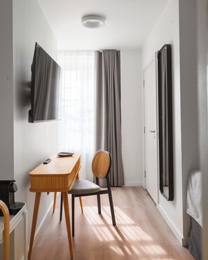 Enkeltværelse | Individuelt design, individuel indretning, skrivebord