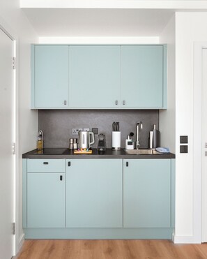 Comfort Suite | Private kitchen | Espresso maker, electric kettle - Limehome London Streatham High Rd (London)