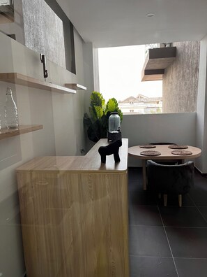 Dining - Top Spot Cocody - Private terrace and minibar - Unique decor (Abidjan)