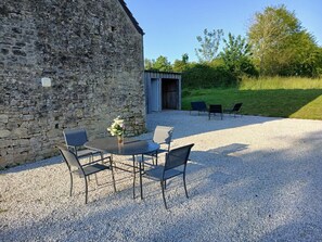 Outdoor dining - Cozy house with garden in Normandy (Yvetot-Bocage)