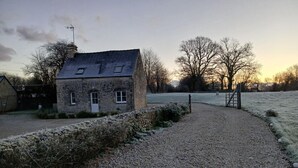 Unclassified image, 5 of 24, button - Cozy house with garden in Normandy (Yvetot-Bocage)