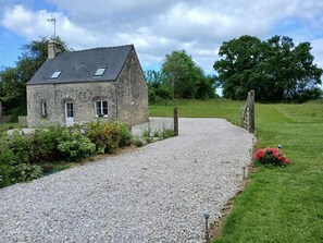Exterior - Cozy house with garden in Normandy (Yvetot-Bocage)