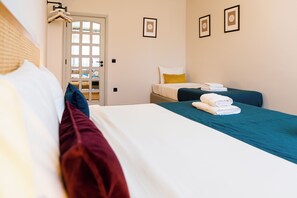 5 bedrooms, WiFi, bed sheets