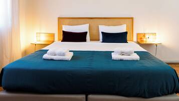 5 bedrooms, WiFi, bed sheets