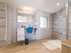Bathroom - Renovated cottage near beaches, parking, private garden, southeast terrace (Machecoul-Saint-Même)