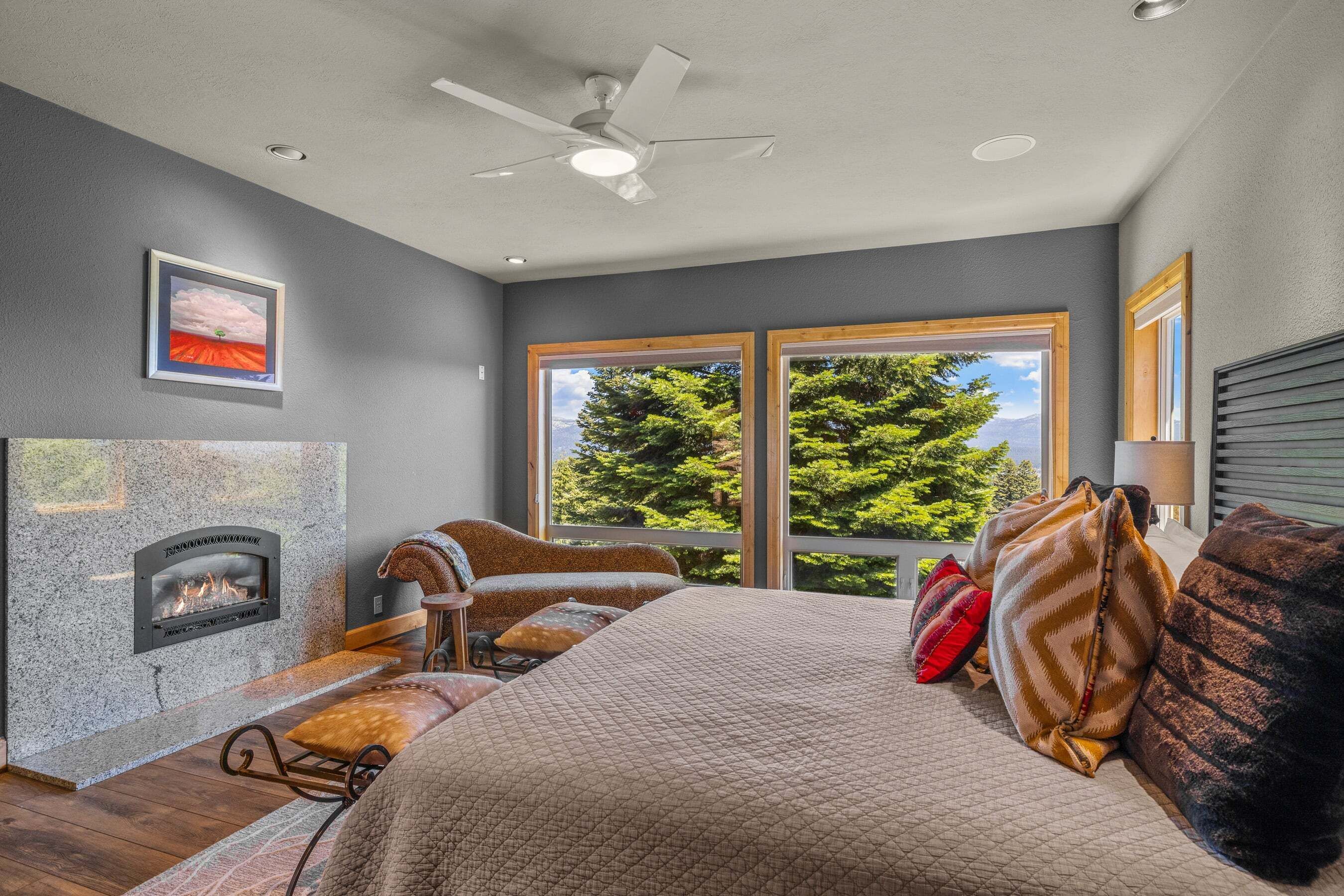 3 bedrooms, desk, iron/ironing board, free WiFi