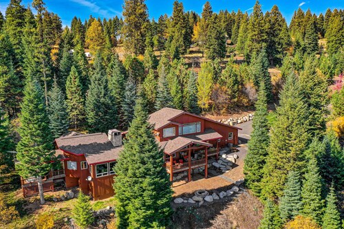 Stunning views of Payette Lake and Surrounding Mountains