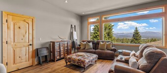 Stunning views of Payette Lake and Surrounding Mountains