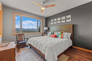 3 bedrooms, desk, iron/ironing board, free WiFi