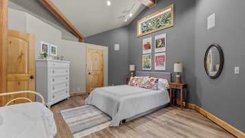 Desk, iron/ironing board, free WiFi, bed sheets
