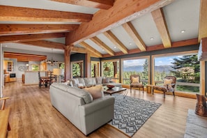 Smart TV, fireplace, books, offices