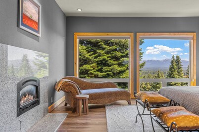 Stunning views of Payette Lake and Surrounding Mountains