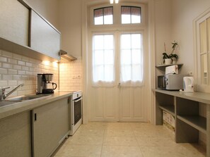 Fridge, microwave, dishwasher