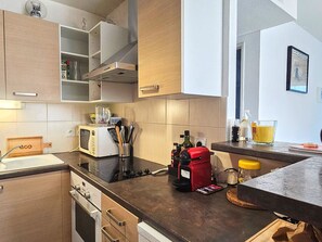 Oven, dishwasher, coffee/tea maker, toaster