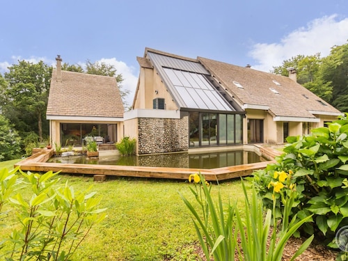 Maison indépendante avec piscine intérieure et jardin, 2 chambres à Cherbourg