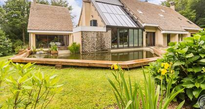 Maison indépendante avec piscine intérieure et jardin, 2 chambres à Cherbourg