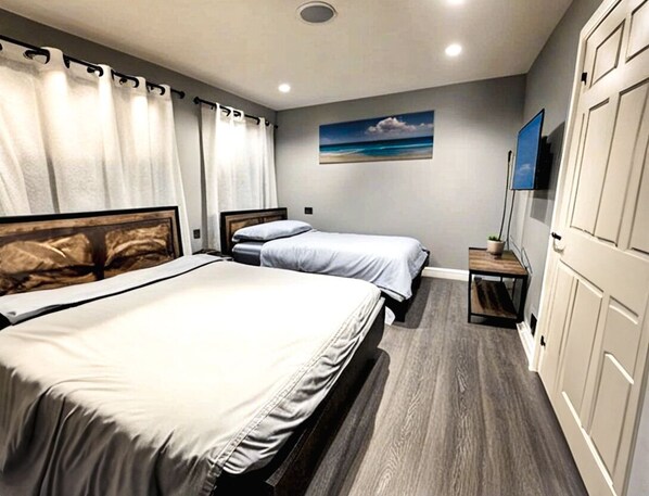 3 bedrooms, iron/ironing board, WiFi, bed sheets