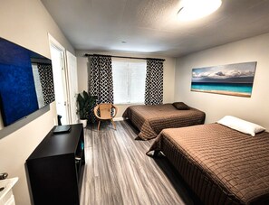 3 bedrooms, iron/ironing board, WiFi, bed sheets