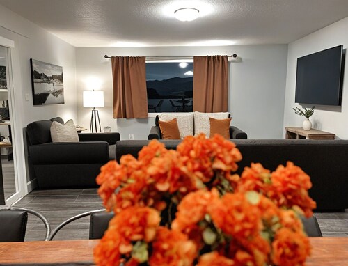 Charming 3-bedroom house in terrific Las Vegas with WiFi, AC