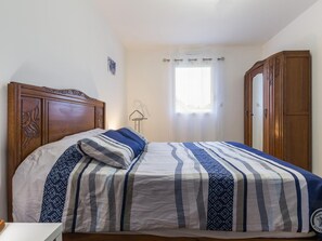 1 bedroom, internet, bed sheets